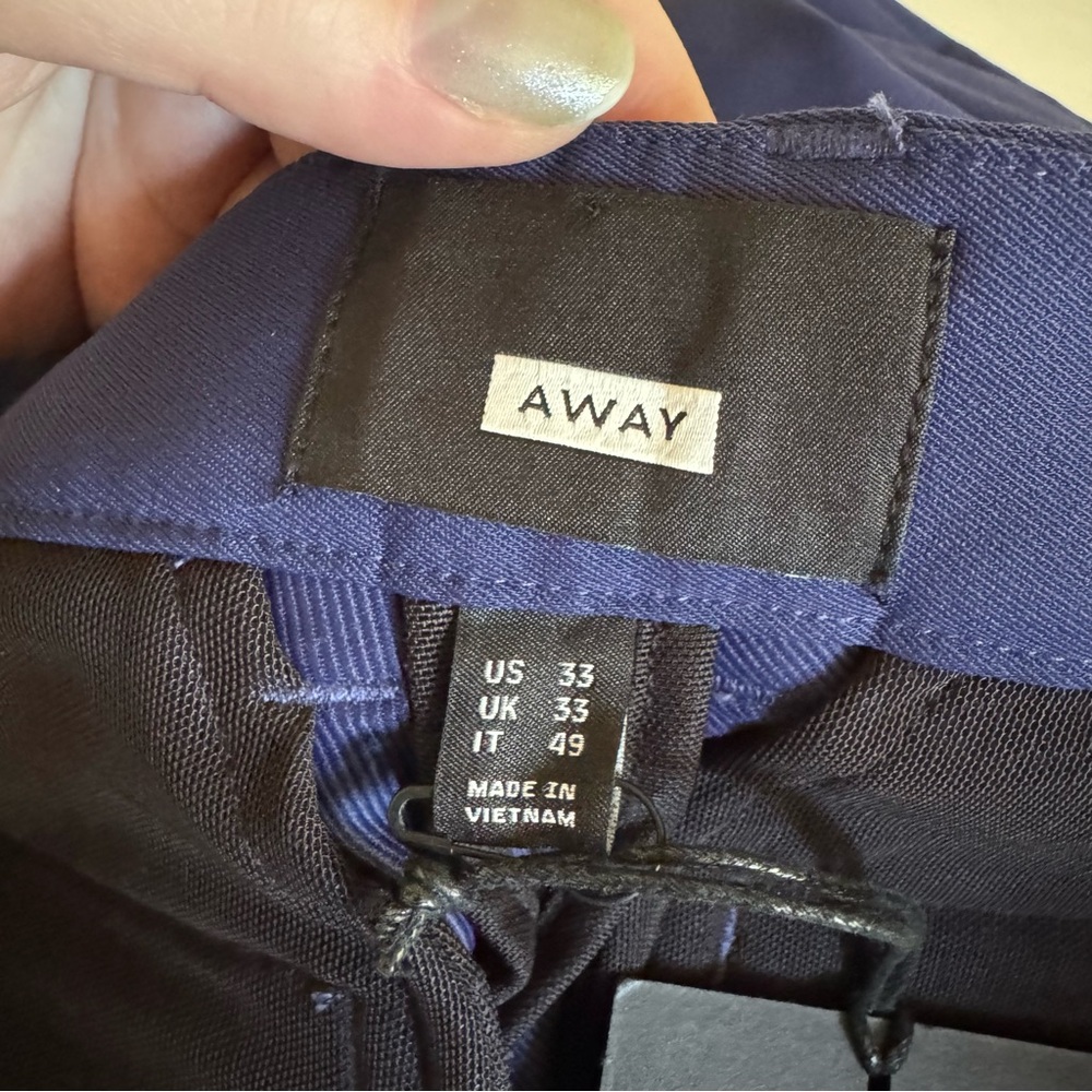 Away | The Streamline Pants - Picture 5 of 6